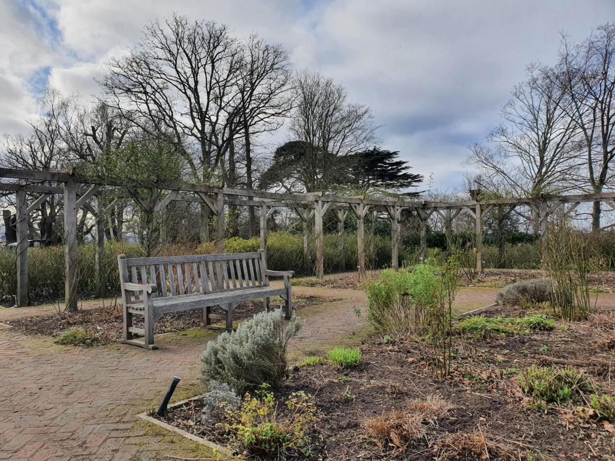 Kew Gardens - Private Double Room Richmond London - Homestay المظهر الخارجي الصورة