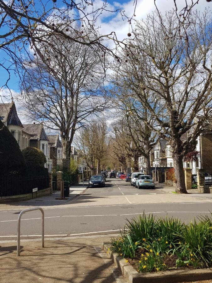 Kew Gardens - Private Double Room Richmond London - Homestay المظهر الخارجي الصورة